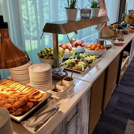 Отель Express 4*