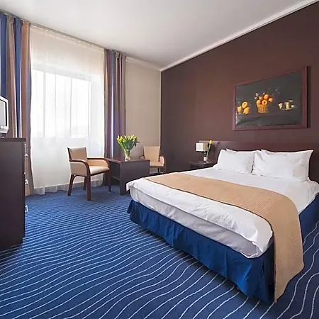 Express Hotel 4*