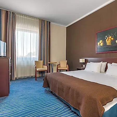Express Hotel 4*
