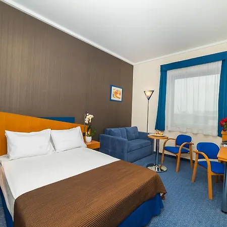 Express Hotell 4*