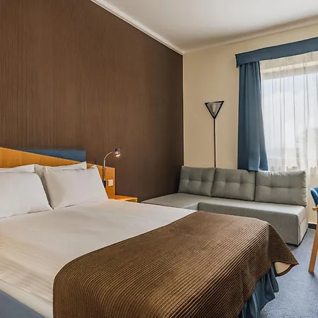 Express Hotell 4*