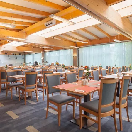 Express Hotel 4*